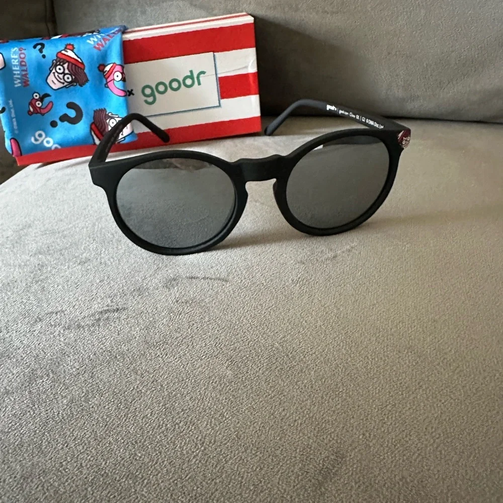 GOODR X WALDO SUNGLASSES - BRAND NEW